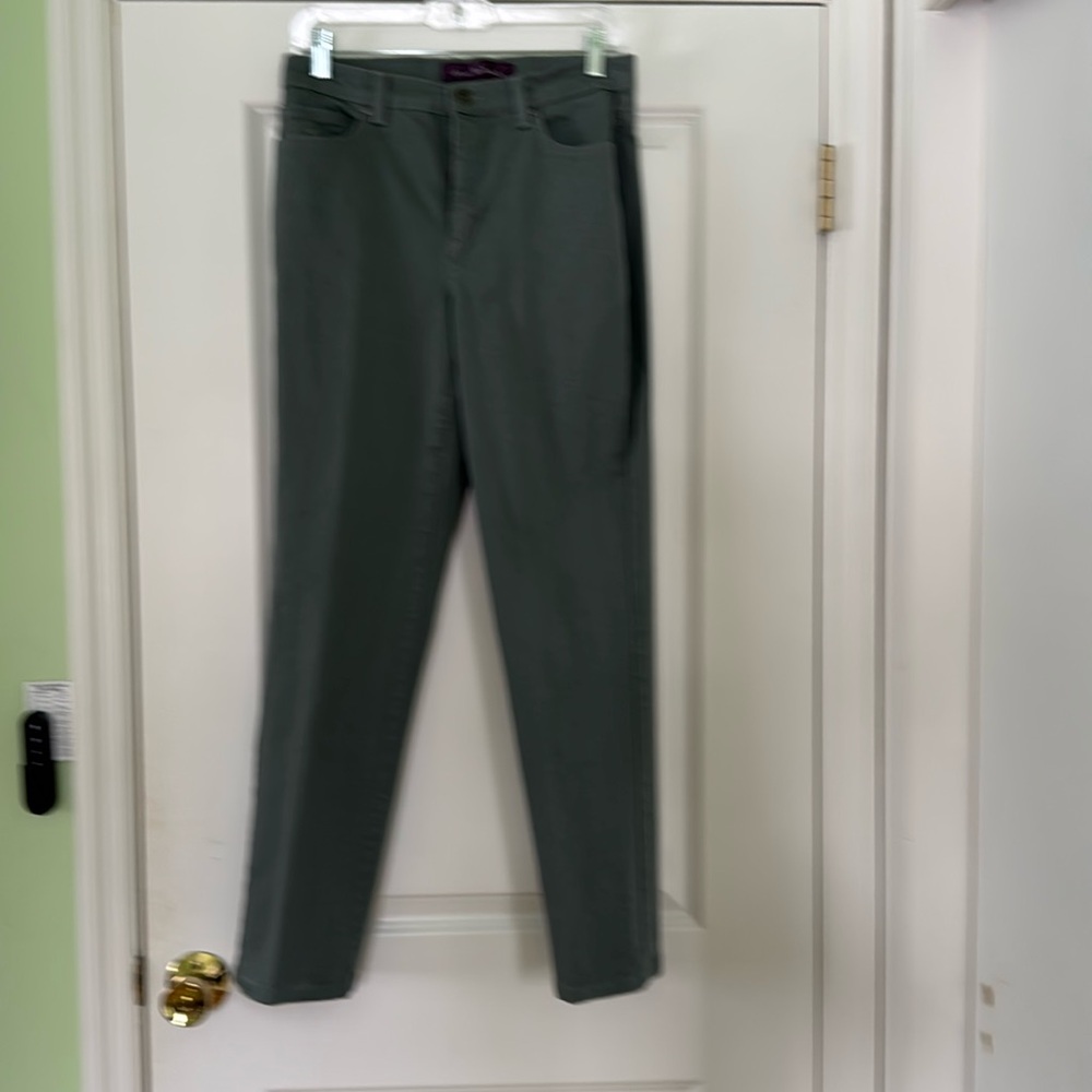 Gloria Vanderbilt Amanda jeans